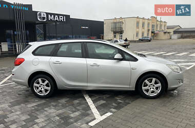 Универсал Opel Astra 2012 в Виннице