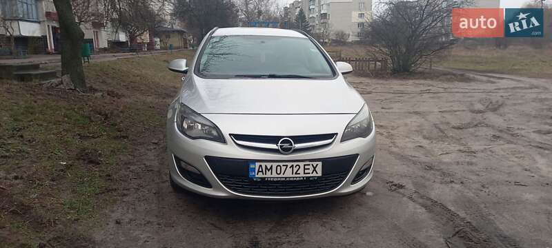 Универсал Opel Astra 2012 в Житомире