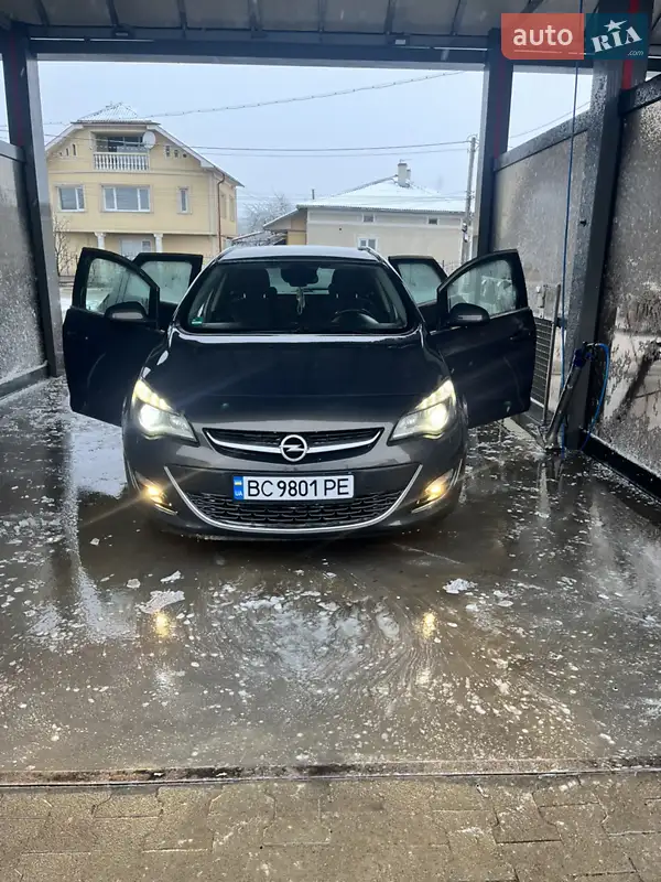 Opel Astra 2014