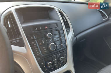 Универсал Opel Astra 2011 в 