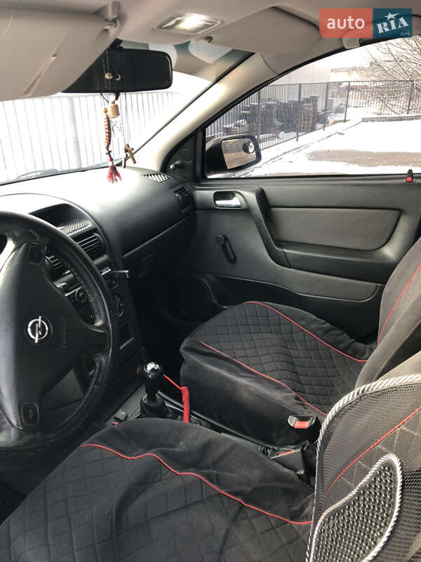 Седан Opel Astra 2008 в Тернополе