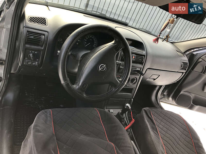 Седан Opel Astra 2008 в Тернополе