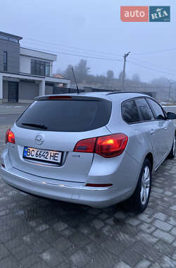 Універсал Opel Astra 2013 в Львові