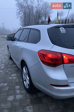 Універсал Opel Astra 2013 в Львові