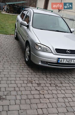 Хэтчбек Opel Astra 2000 в 
