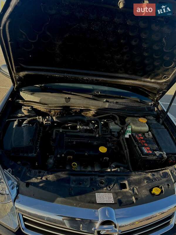Хэтчбек Opel Astra 2008 в Запорожье