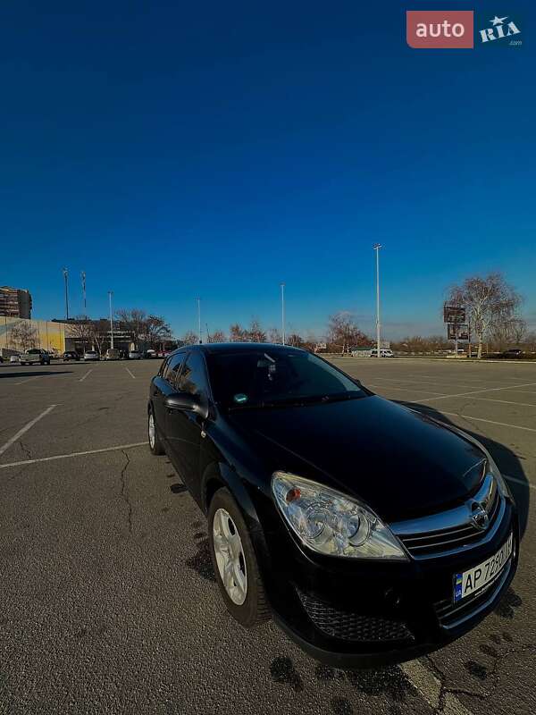 Хэтчбек Opel Astra 2008 в Запорожье