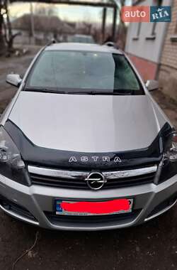 Хэтчбек Opel Astra 2005 в Синельниково