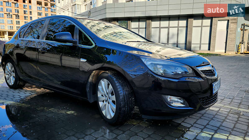 Хетчбек Opel Astra 2010 в Івано-Франківську