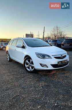 Універсал Opel Astra 2011 в Кропивницькому