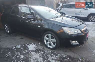 Універсал Opel Astra 2011 в Умані