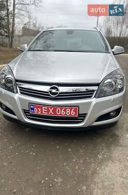 Універсал Opel Astra 2009 в Луцьку