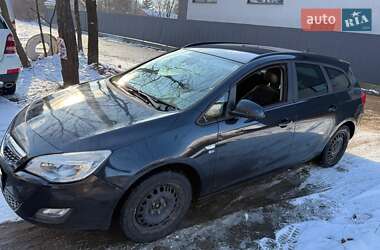 Універсал Opel Astra 2012 в Коломиї