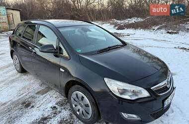 Універсал Opel Astra 2012 в Коломиї