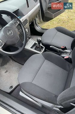 Универсал Opel Astra 2005 в 