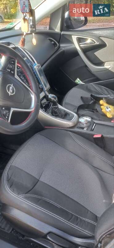 Универсал Opel Astra 2011 в Мене