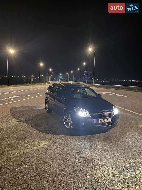 Универсал Opel Astra 2005 в Радомышле