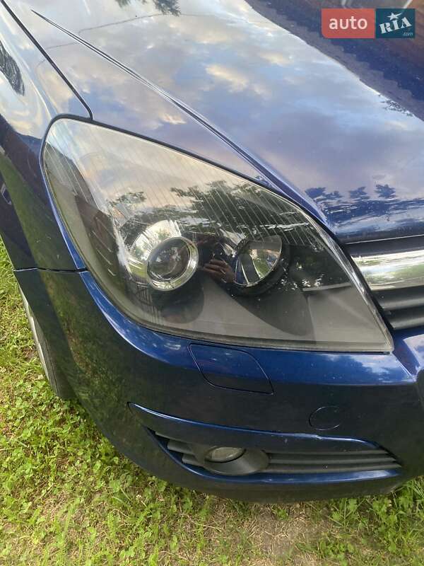 Универсал Opel Astra 2005 в Радомышле