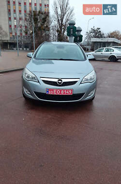 Універсал Opel Astra 2011 в Харкові