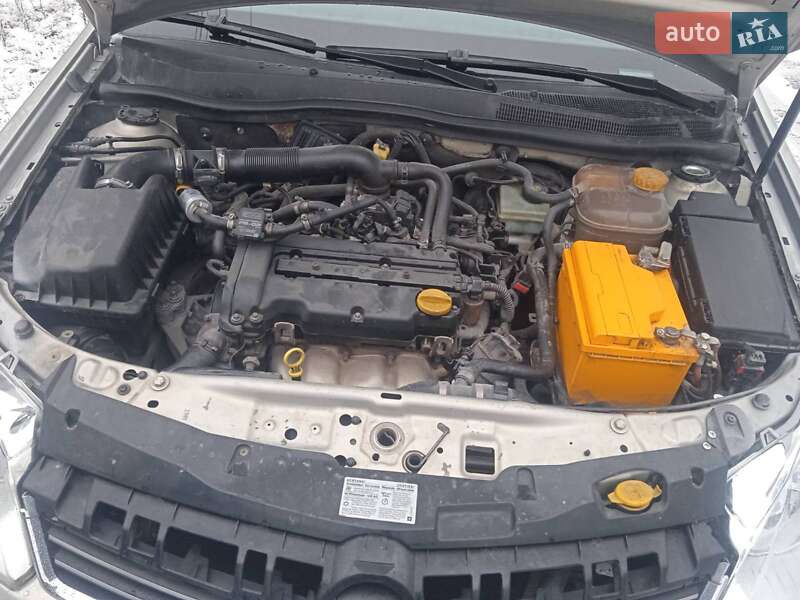 Хэтчбек Opel Astra 2007 в Житомире фото 5 Хэтчбек Opel Astra 2007 в Житомире