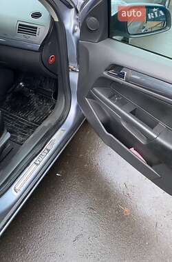 Хетчбек Opel Astra 2004 в Гайвороні