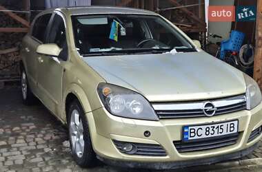 Хэтчбек Opel Astra 2004 в Сокале