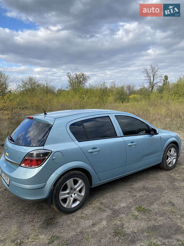 Хетчбек Opel Astra 2009 в Дніпрі