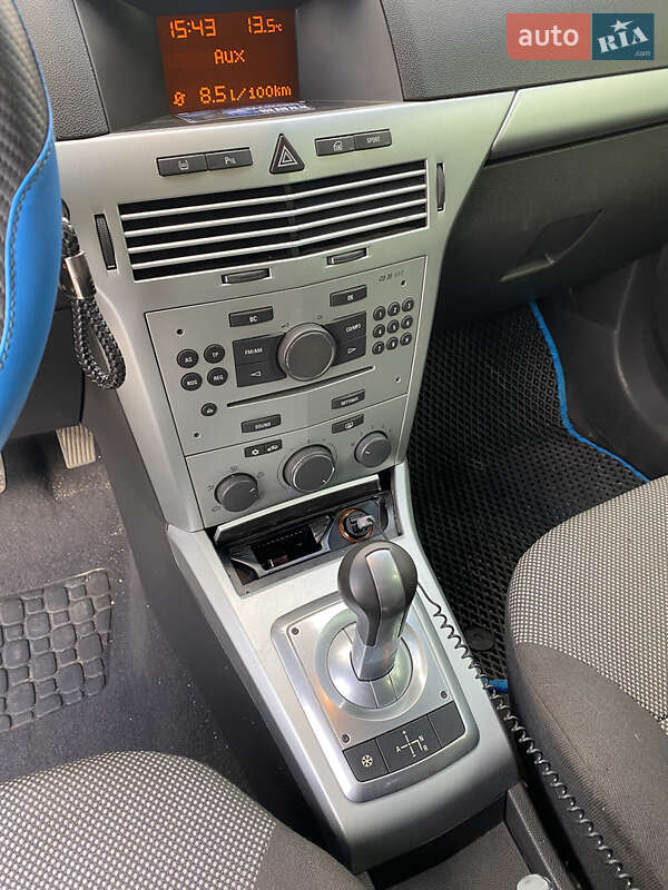Хетчбек Opel Astra 2009 в Дніпрі