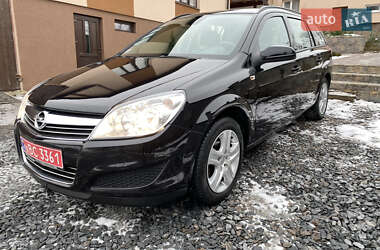 Універсал Opel Astra 2009 в Рівному