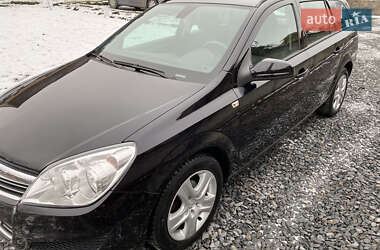 Универсал Opel Astra 2009 в Ровно