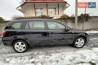 Универсал Opel Astra 2009 в Ровно