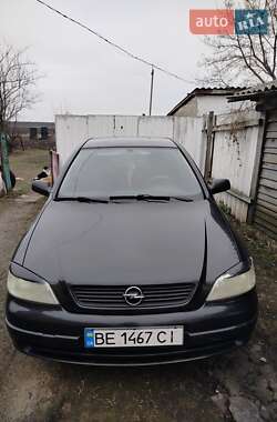 Седан Opel Astra 2006 в Єланці