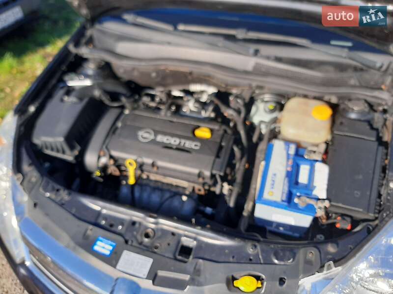 Універсал Opel Astra 2009 в Луцьку