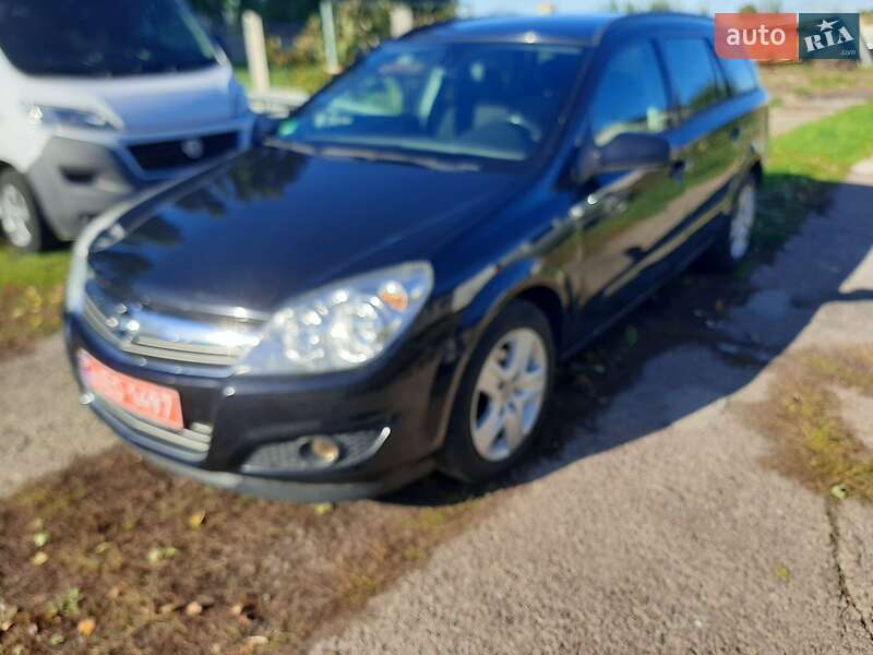 Універсал Opel Astra 2009 в Луцьку