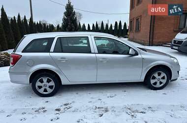 Универсал Opel Astra 2009 в Нововолынске