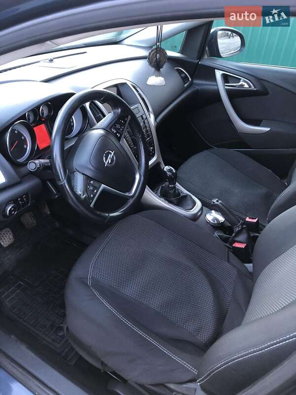 Універсал Opel Astra 2011 в Літині