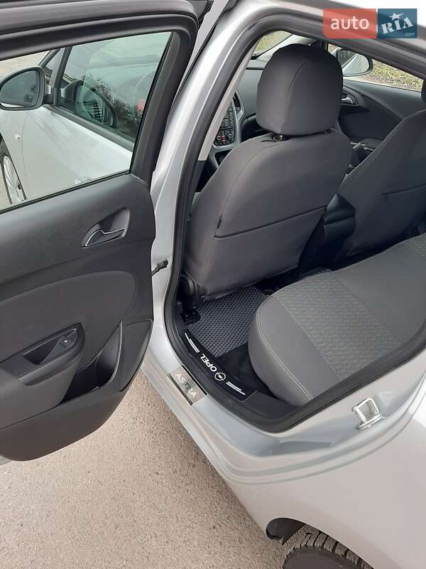 Седан Opel Astra 2019 в Запоріжжі