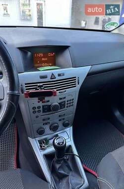 Хэтчбек Opel Astra 2009 в 