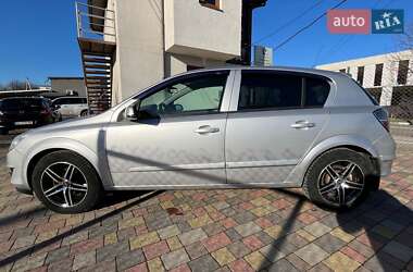 Хэтчбек Opel Astra 2008 в 