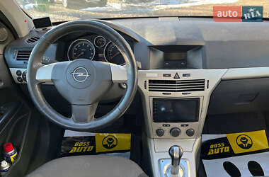 Хэтчбек Opel Astra 2008 в 