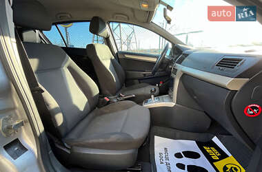Хэтчбек Opel Astra 2008 в 
