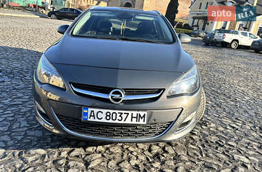 Універсал Opel Astra 2012 в Луцьку