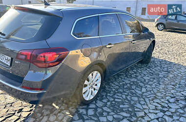 Універсал Opel Astra 2012 в Луцьку