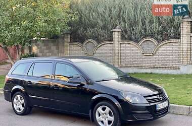 Універсал Opel Astra 2005 в Рівному