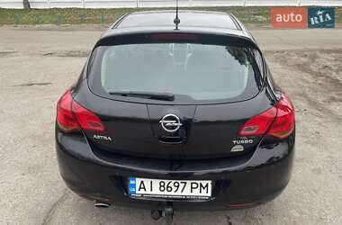 Хэтчбек Opel Astra 2010 в 