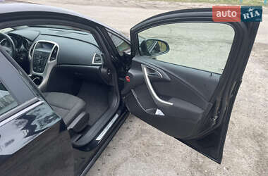 Хэтчбек Opel Astra 2010 в 