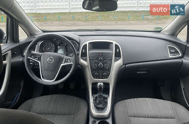 Хэтчбек Opel Astra 2010 в 