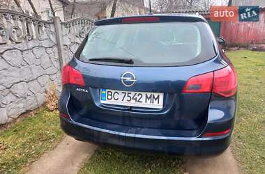 Универсал Opel Astra 2011 в 