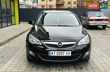 Універсал Opel Astra 2012 в Івано-Франківську