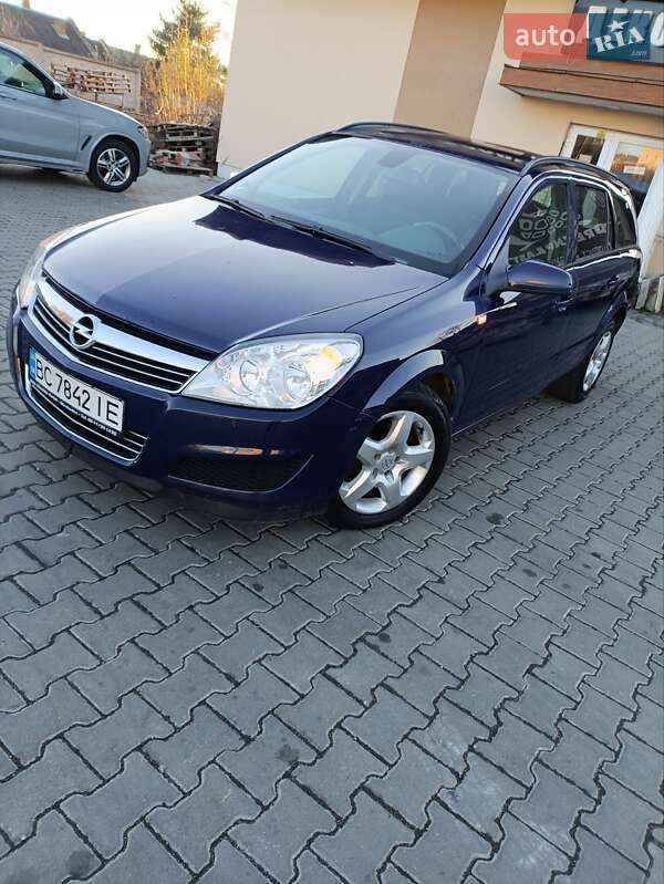 Універсал Opel Astra 2008 в Дрогобичі
